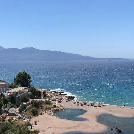 Ej's ساراندا